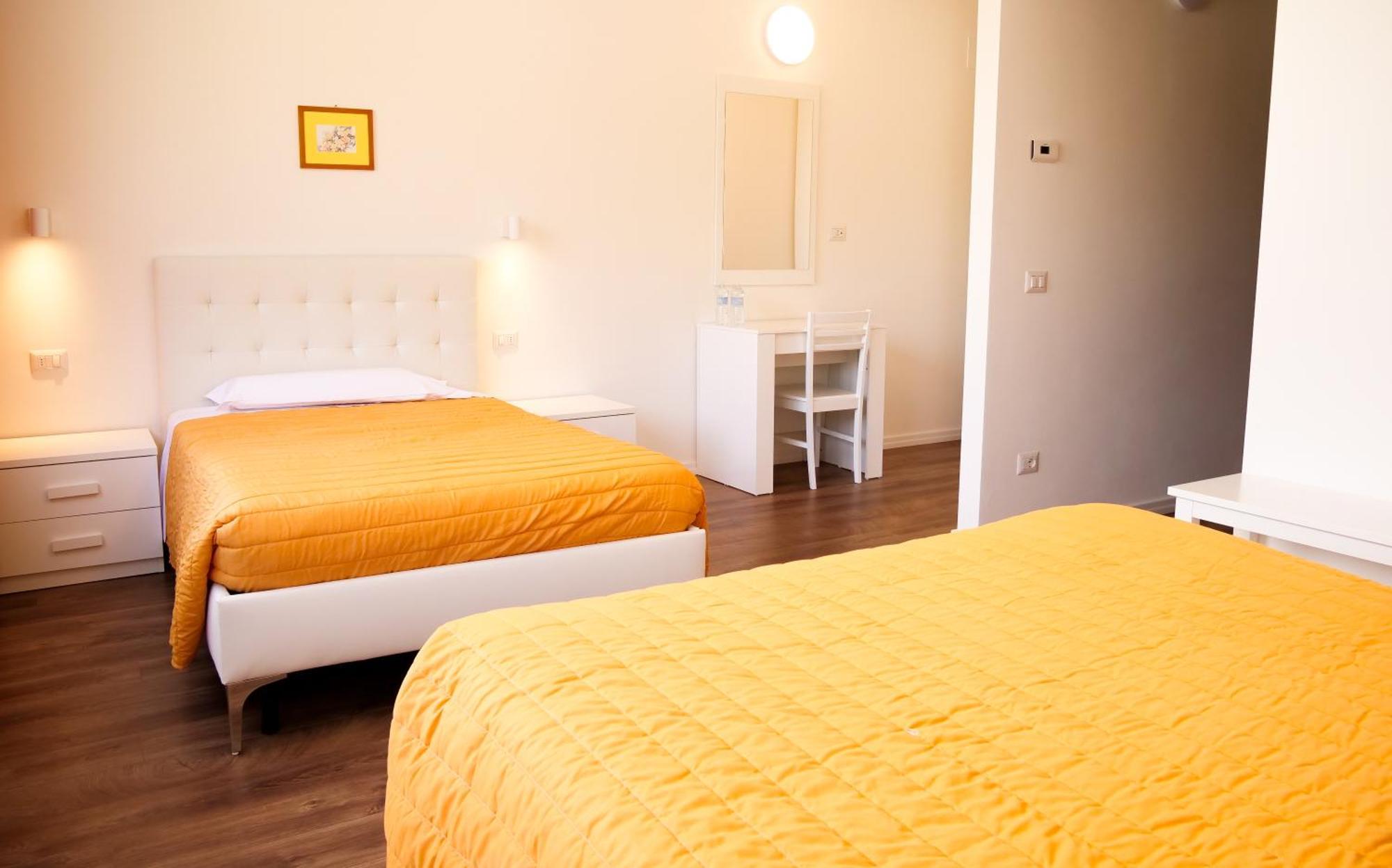 Aparthotel Victoria Royal Garden Côme Esterno foto