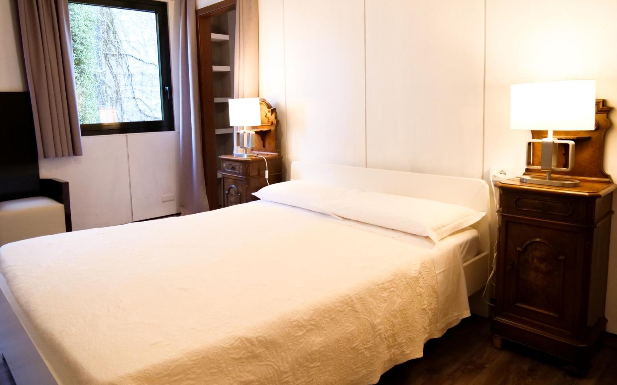Aparthotel Victoria Royal Garden Côme Esterno foto