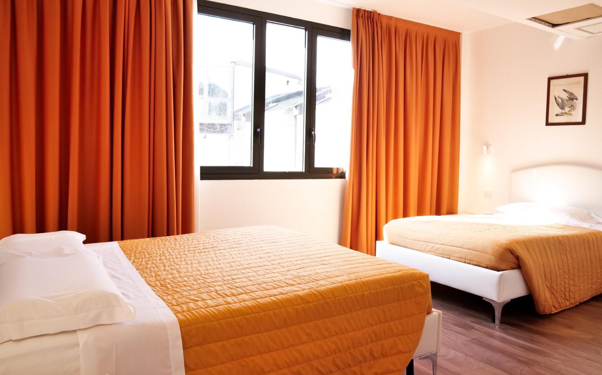 Aparthotel Victoria Royal Garden Côme Esterno foto