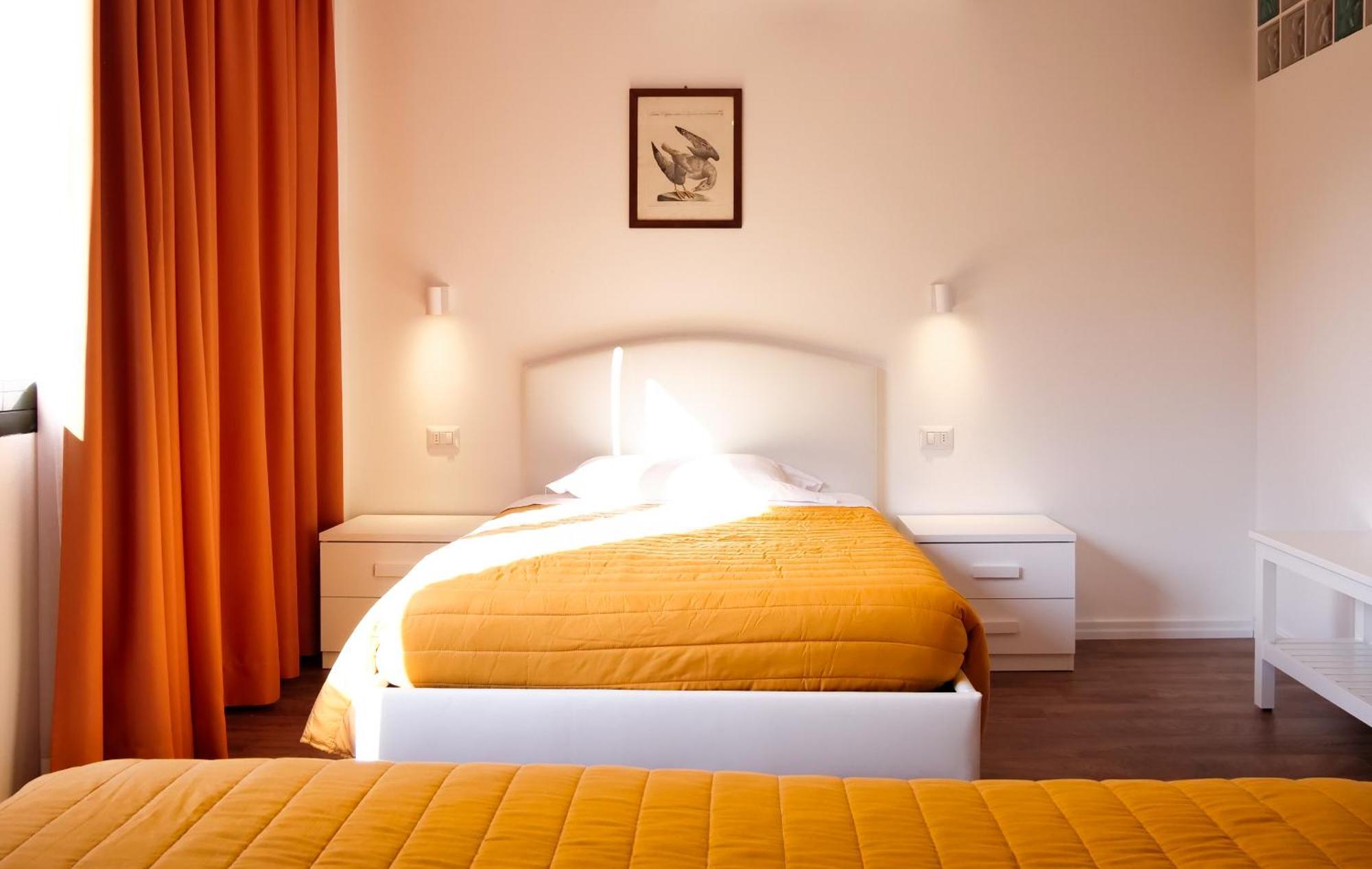 Aparthotel Victoria Royal Garden Côme Esterno foto