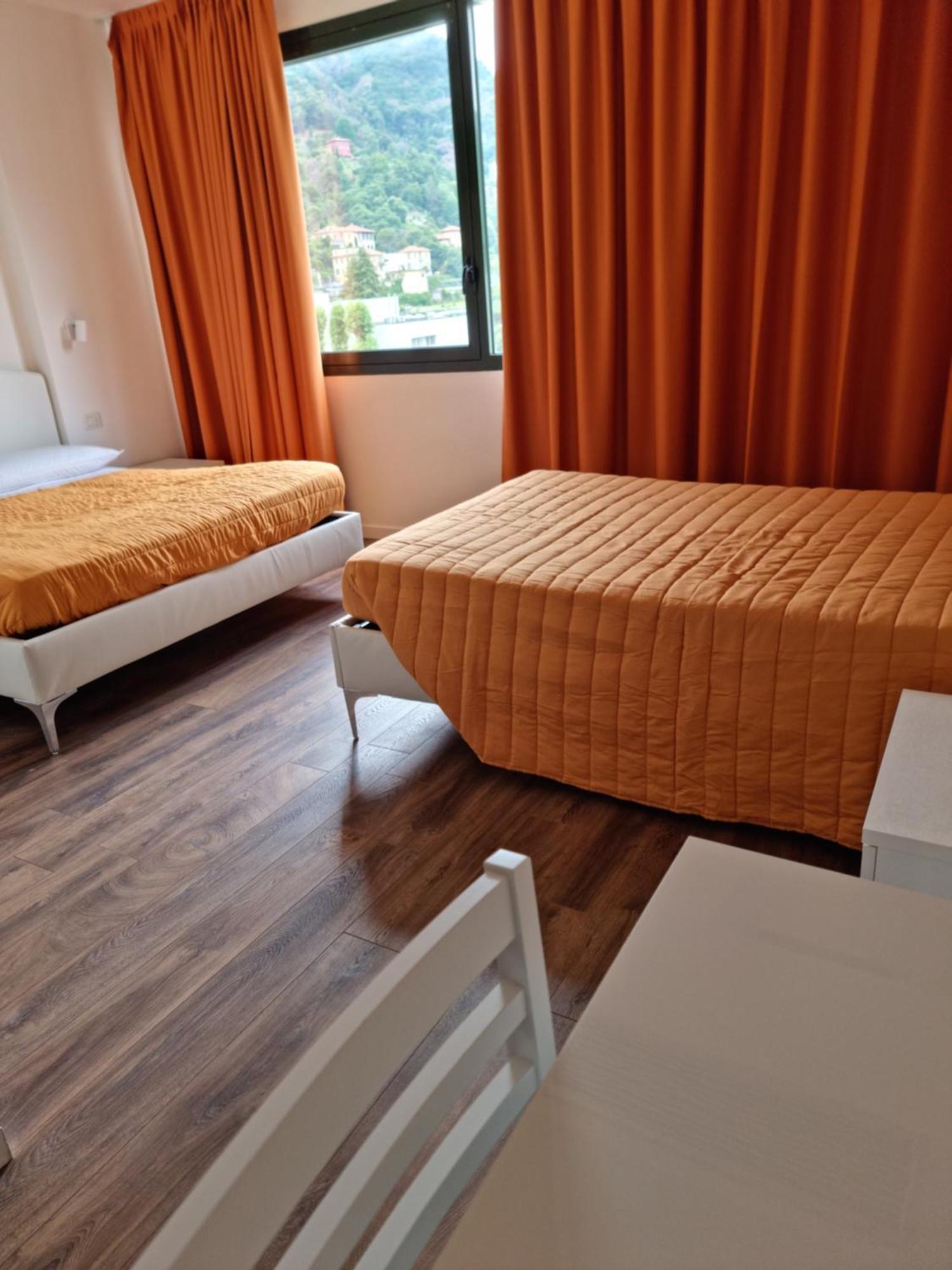 Aparthotel Victoria Royal Garden Côme Esterno foto