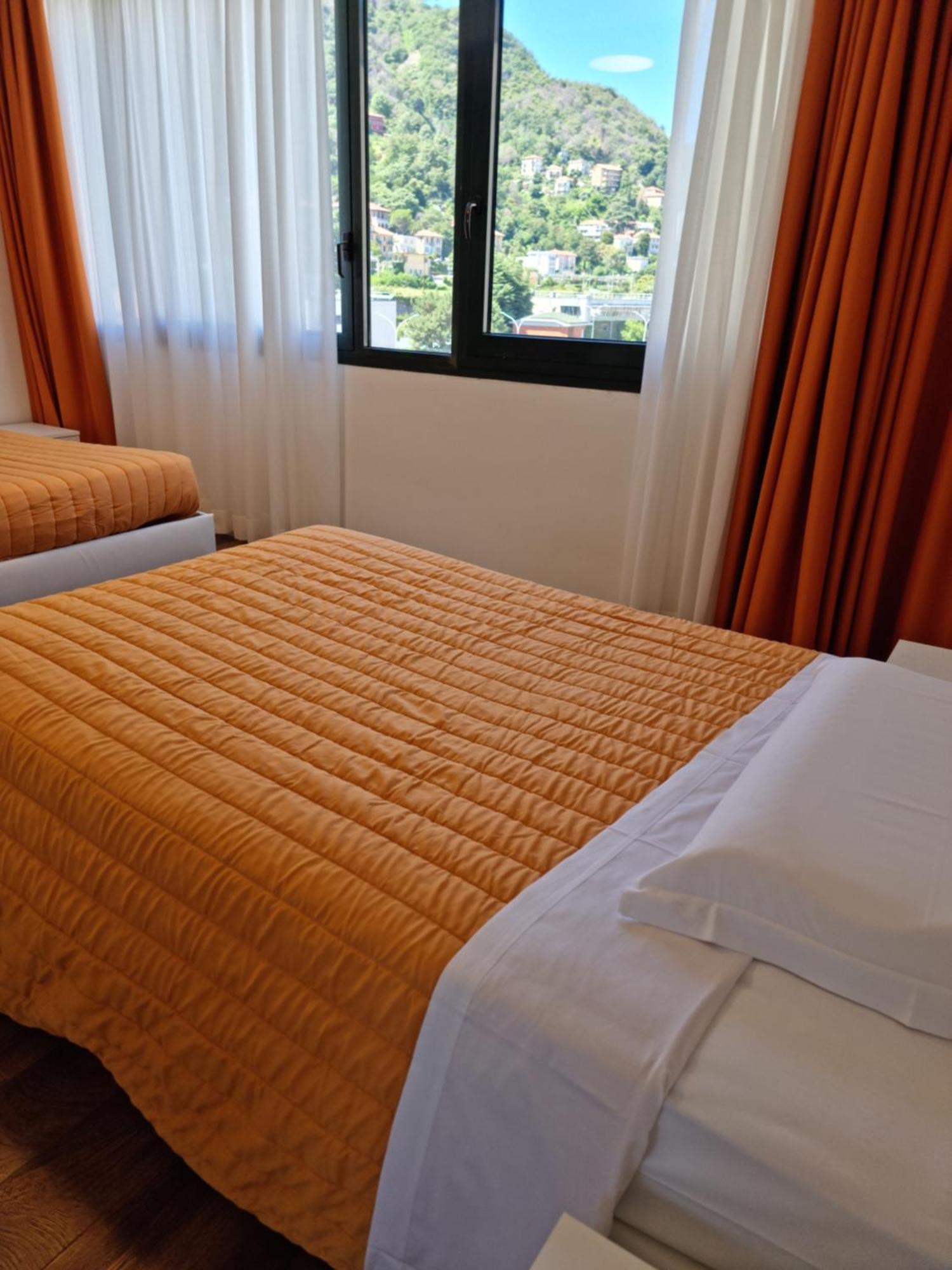 Aparthotel Victoria Royal Garden Côme Esterno foto