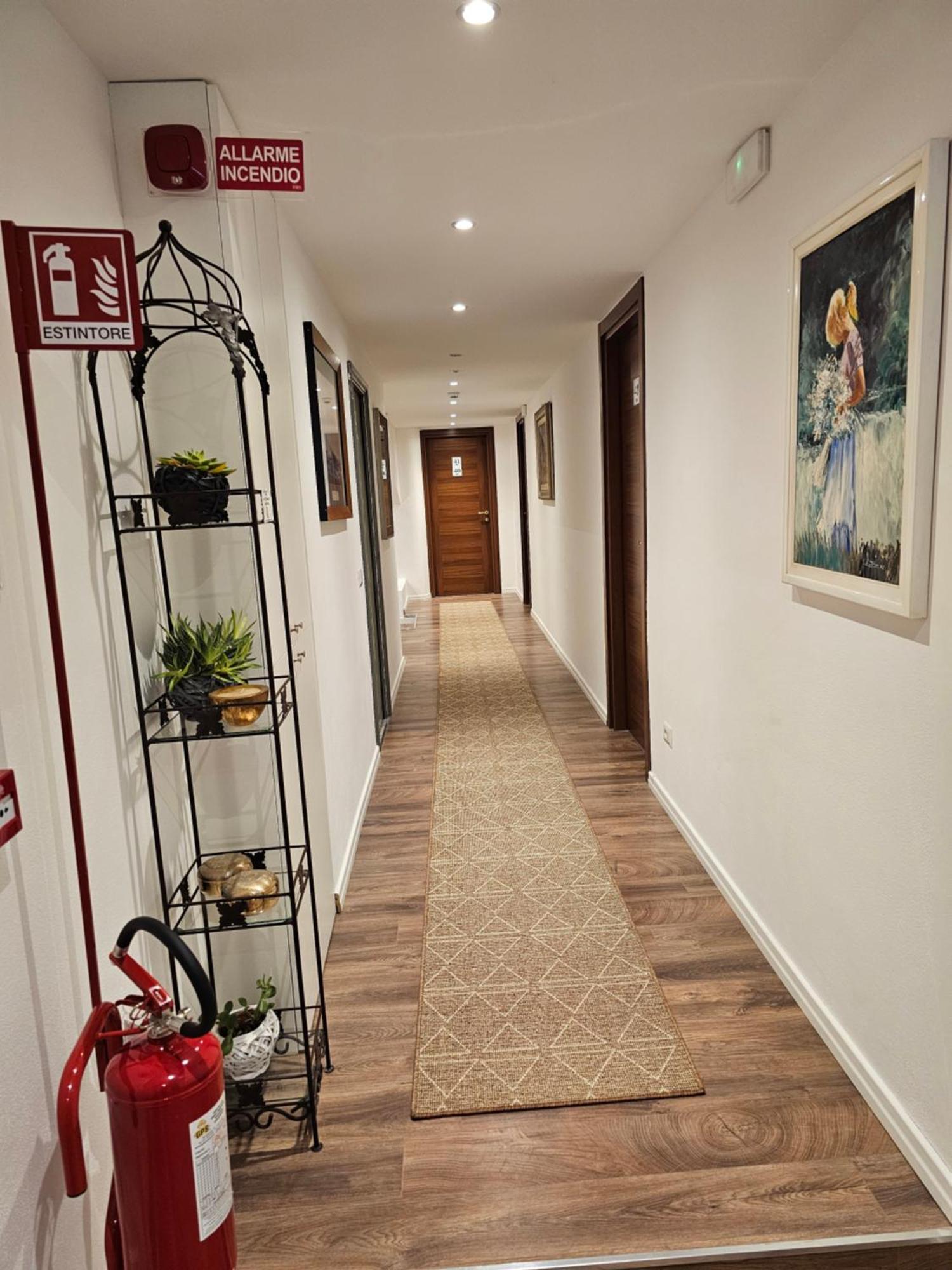 Aparthotel Victoria Royal Garden Côme Esterno foto