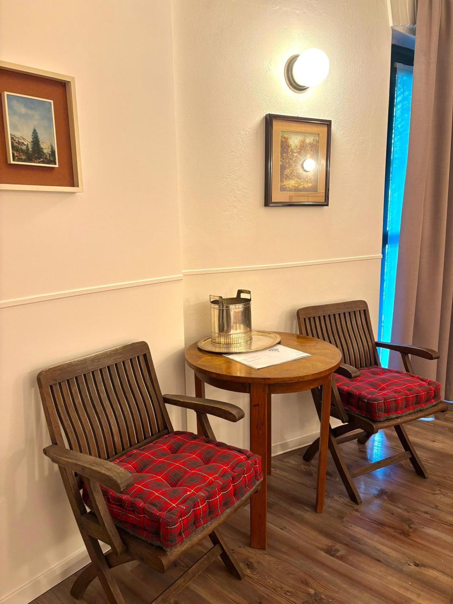 Aparthotel Victoria Royal Garden Côme Esterno foto