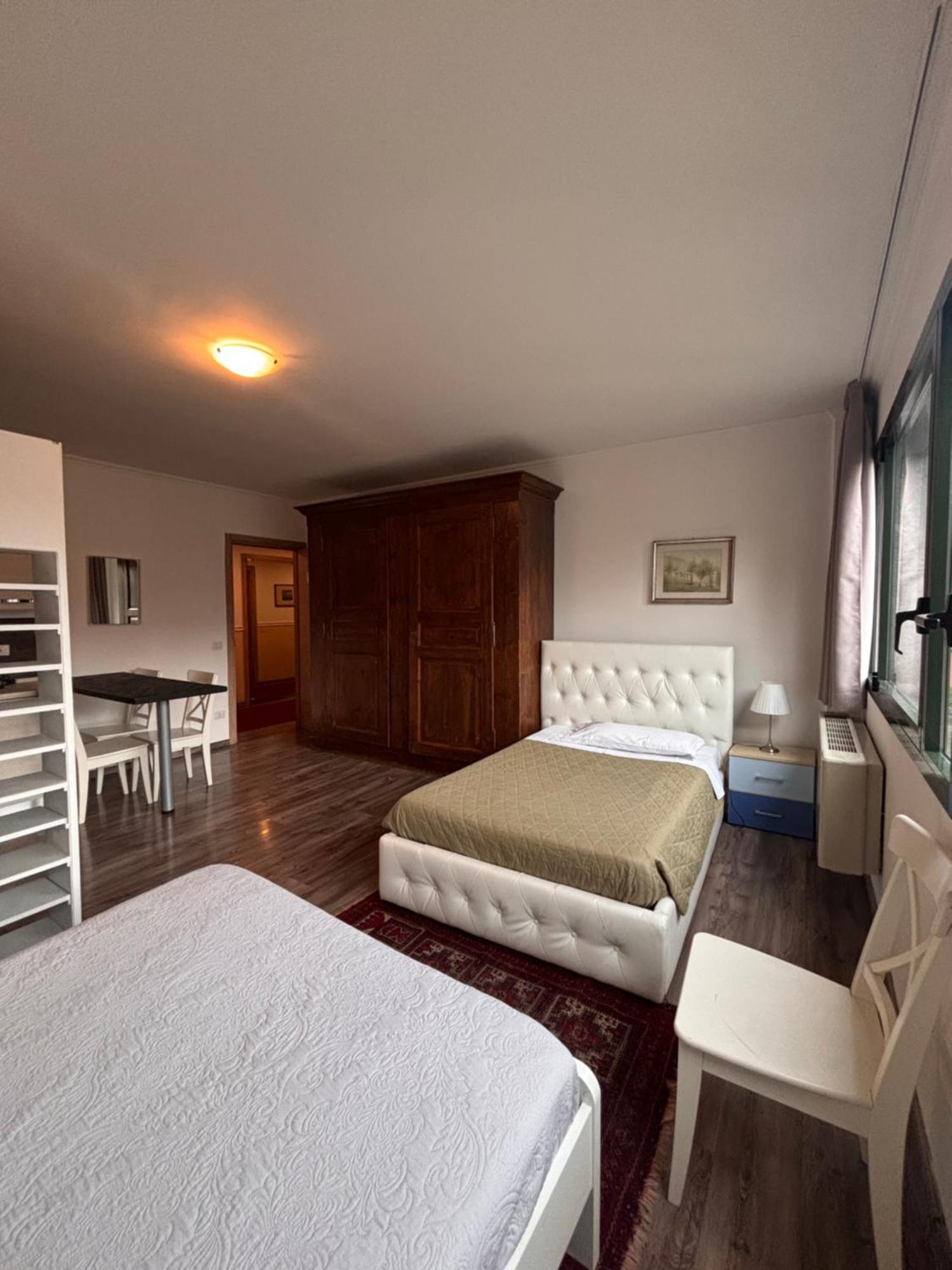 Aparthotel Victoria Royal Garden Côme Esterno foto